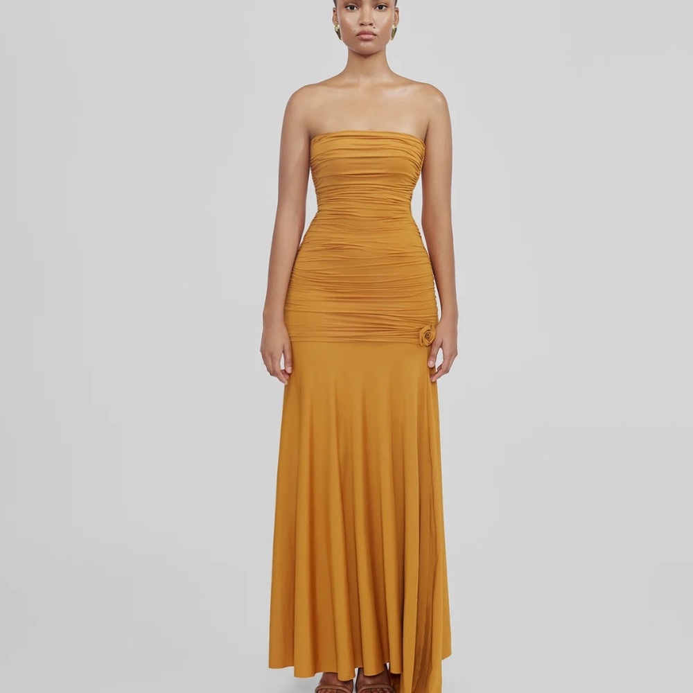 Chic Strapless Mustard Gown